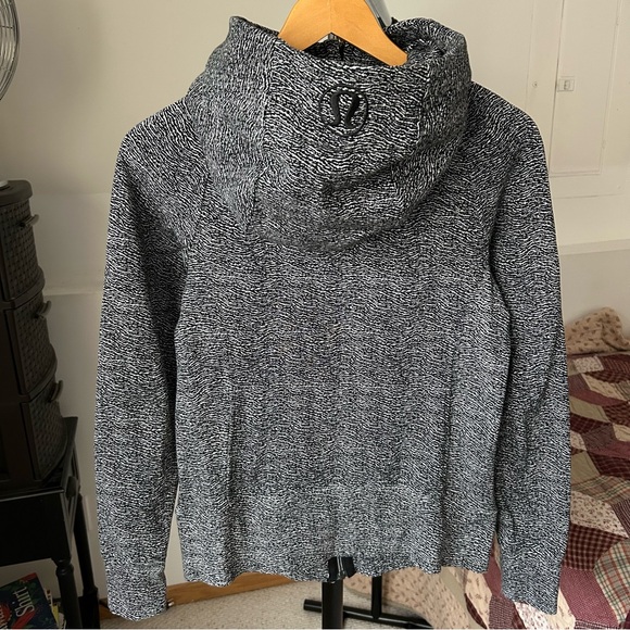 Lululemon Scuba Hoodie Sweatshirt Women’s 6 - Picture 2 of 9